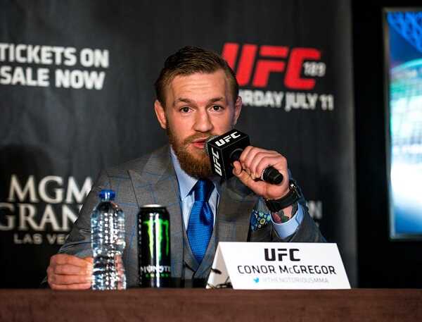 Conor McGregor pod palbou kritiky, zuří prezident UFC i šampion lehké váhy