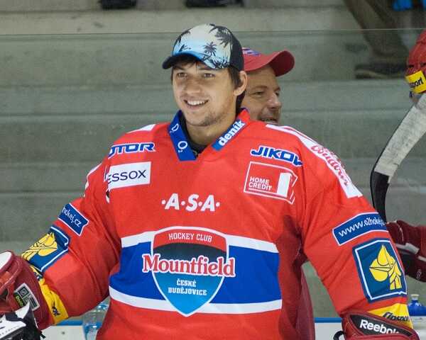 Čeští hokejoví brankáři v útrobách prestižní KHL a jak si momentálně vedou