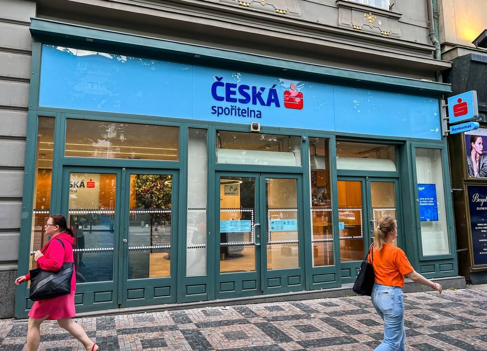 Česká spořitelna potěšila klienty. Pokud si tam uložíte úspory, vyděláte spoustu peněz